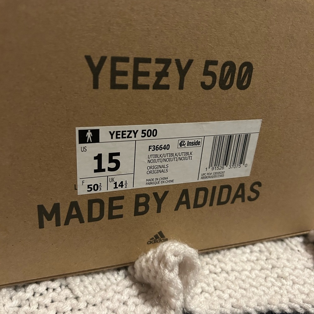 Yeezy Men's Black and Gray Sneakers - Picture 4 of 6